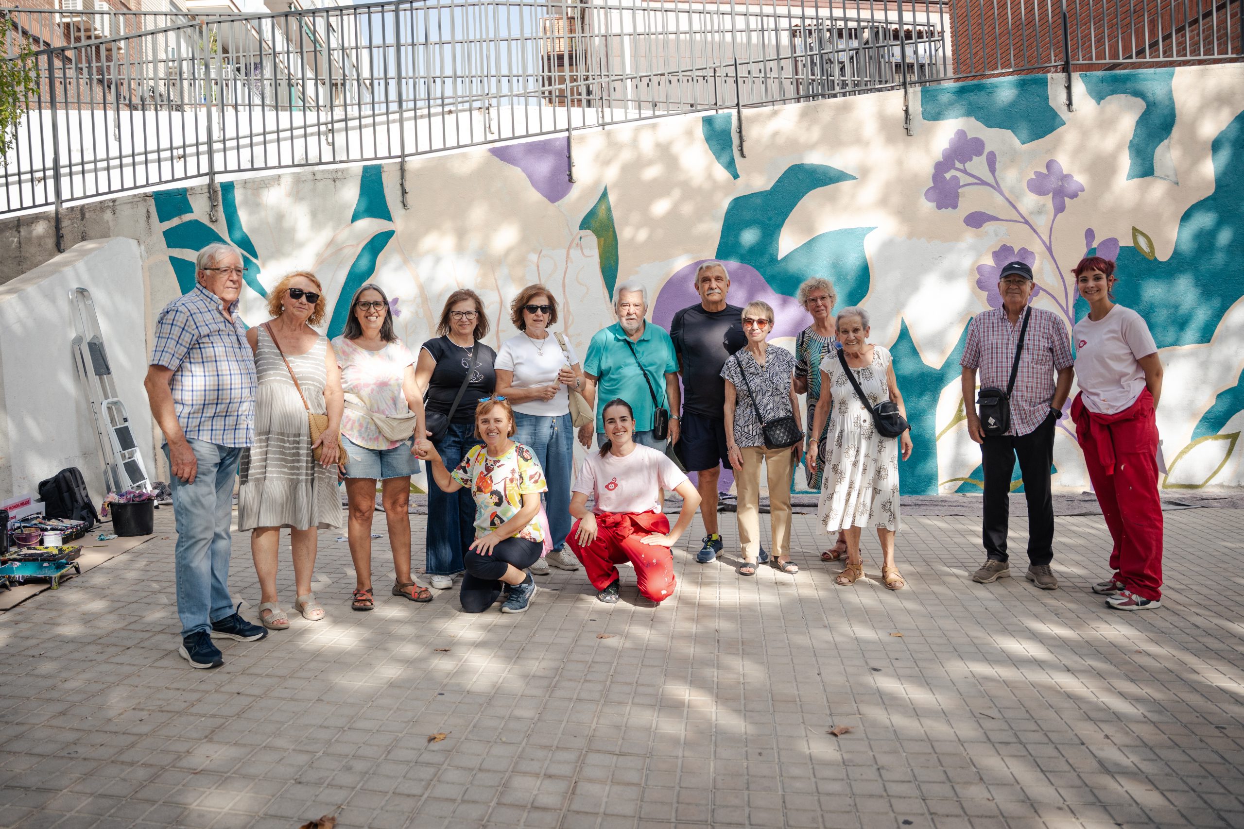 mural colaborativo dos monos rojos